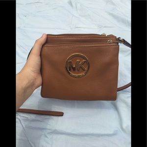 michael kors crossbody